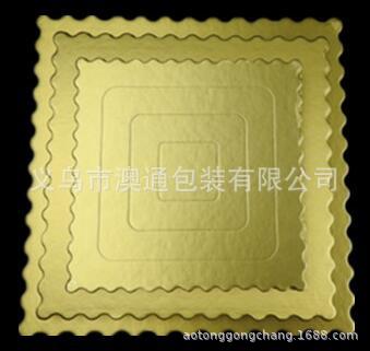 8寸，10寸，12寸金色方形蛋糕托白底，模切纸托，有压线，波浪边