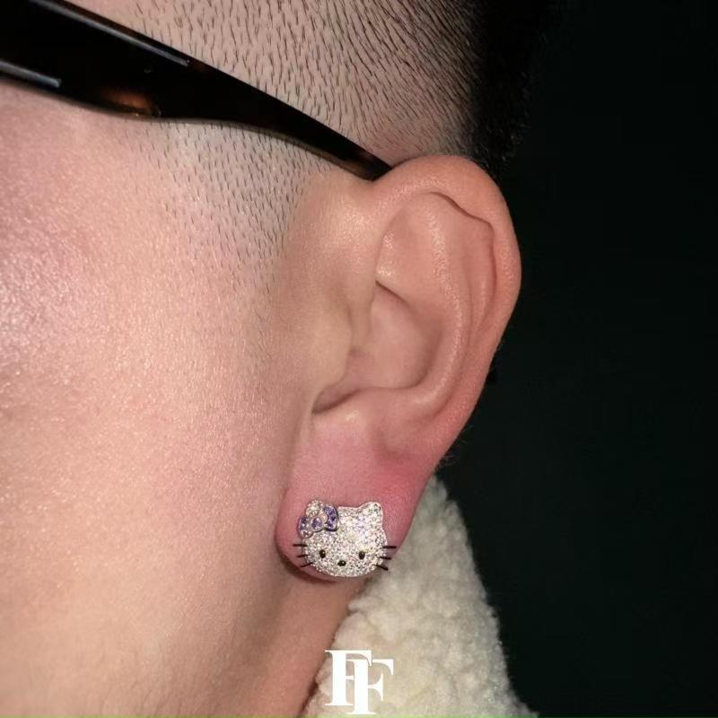 新款个性粉色卡通Kitty猫镶满钻耳钉女可爱闪闪独特气质男百搭耳