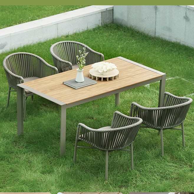 Mesa rectangular + 4 sillas