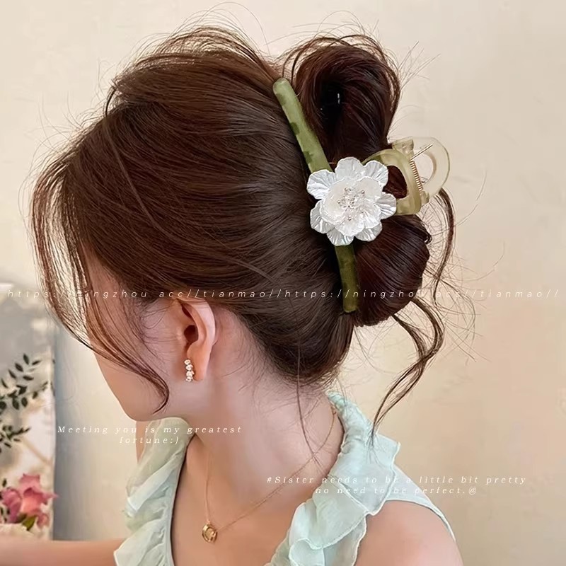 1# Clip de camelia de unos 11 cm