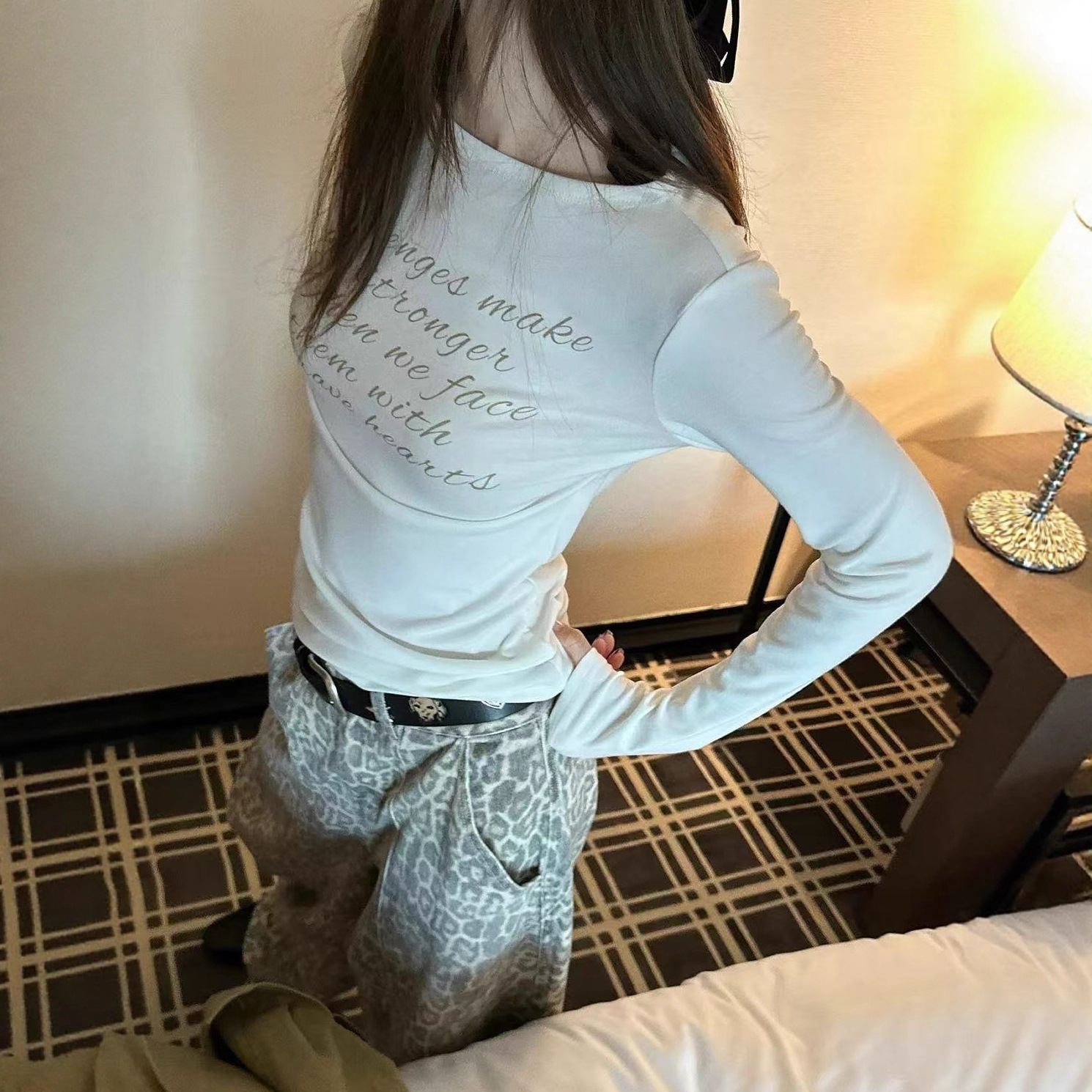 Ning Si Off-Shoulder Letter Print Long-Sleeve T-Shirt Early Autumn New Korean Style Waist-Cinching Slim-Fit Top