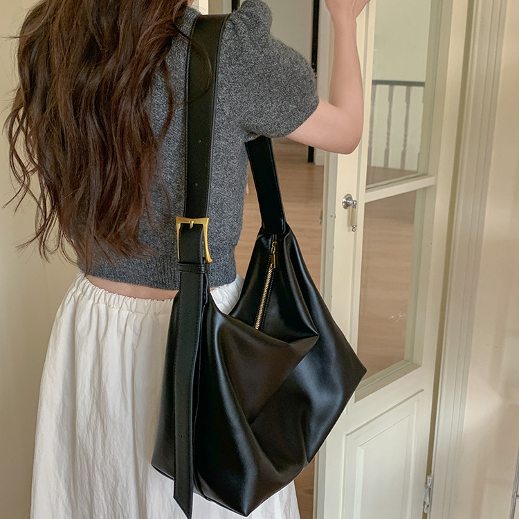 Korean Versatile Soft Collapse and Minimalist Style Single Shoulder Big 2024 New Women's Large Capacity Crossbody Bag_voghion.com