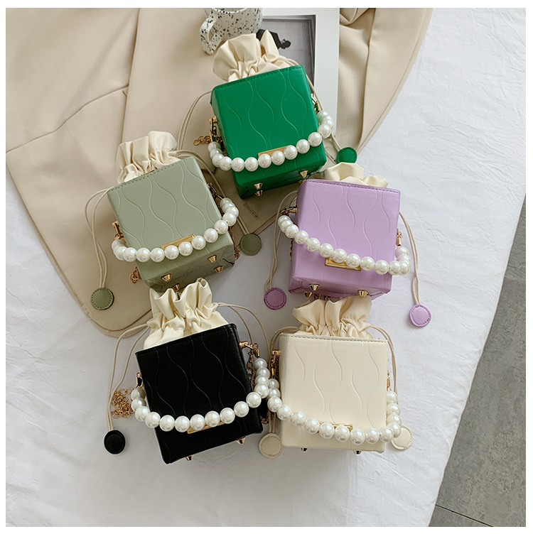 Fashion Solid Color Pearl Square Zipper Square Bag display picture 6