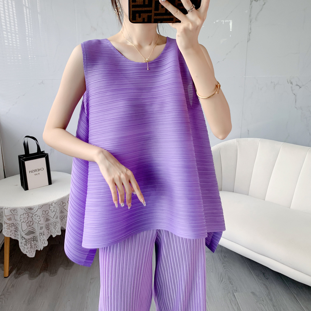 fashionable summer elegant T-shirt for leisure sleevless