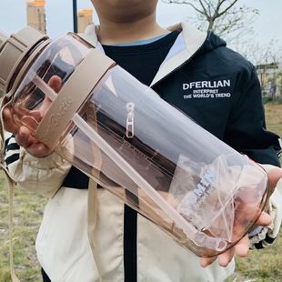 超大容量水杯男便携塑料大号吸管杯子户外防摔毫升水壶