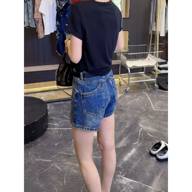 High-Waisted Denim Shorts for Women, Summer 2025 New Style, Plus Size, Flattering for Pear-Shaped Body, Trendy A-Line Hot Pants High-Waisted Denim Shorts for Women, Summer 2025 New Style, Plus Size, Flattering for Pear-Shaped Body, Trendy A-Line Hot Pants