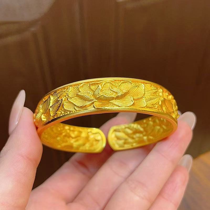 High-Color-Retention Gold-Plated Ancient-Style Three-Dimensional Finely Engraved Solid Wide Peony Flower Open Bracelet in New Chinese Style High-Color-Retention Gold-Plated Ancient-Style Three-Dimensional Finely Engraved Solid Wide Peony Flower Open Bracelet in New Chinese Style