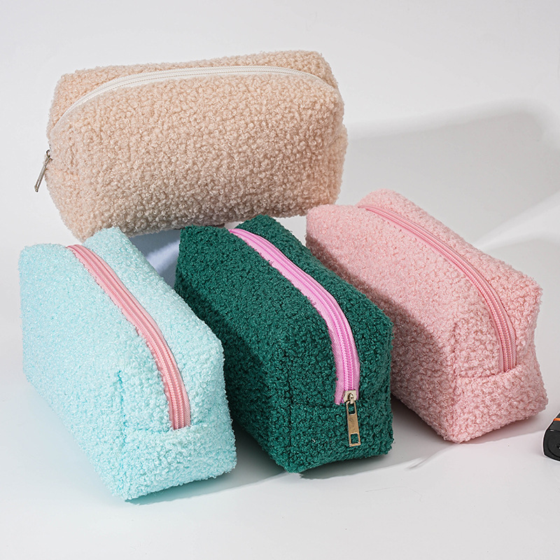Solid Color Lambswool Cosmetic Bag, Large Capacity Plush Toiletry Bag, Portable Women's Cosmetics Storage Bag, Wholesale in Stock