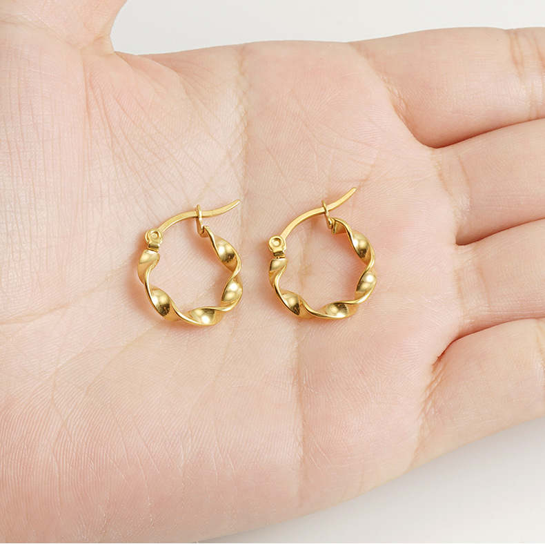 3g Weight PVD Coated Gold Plating Process Simple Style Solid Color Twist Titanium Steel Hoop Earrings 1 Pair