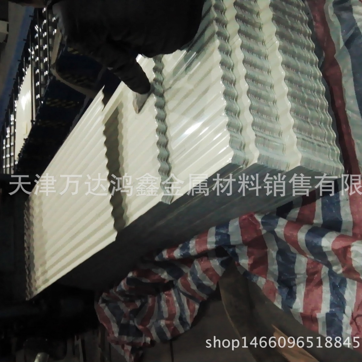 直供YX15-71-852铝合金压型板，外墙装饰氟碳铝合金波纹板