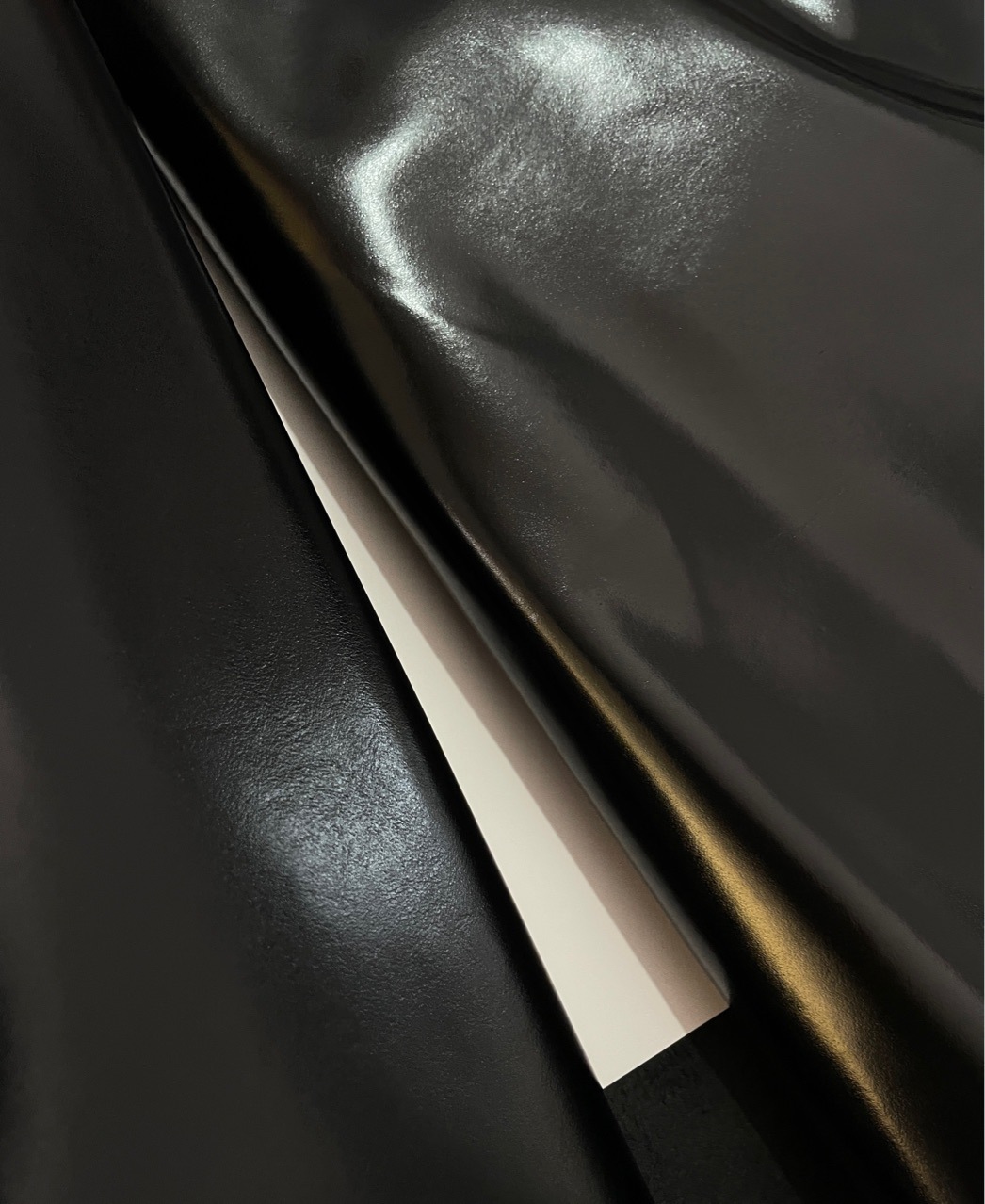 意大利進口頭層油蜡黑色牛皮真皮皮料箱包轻奢饰品现货10000尺