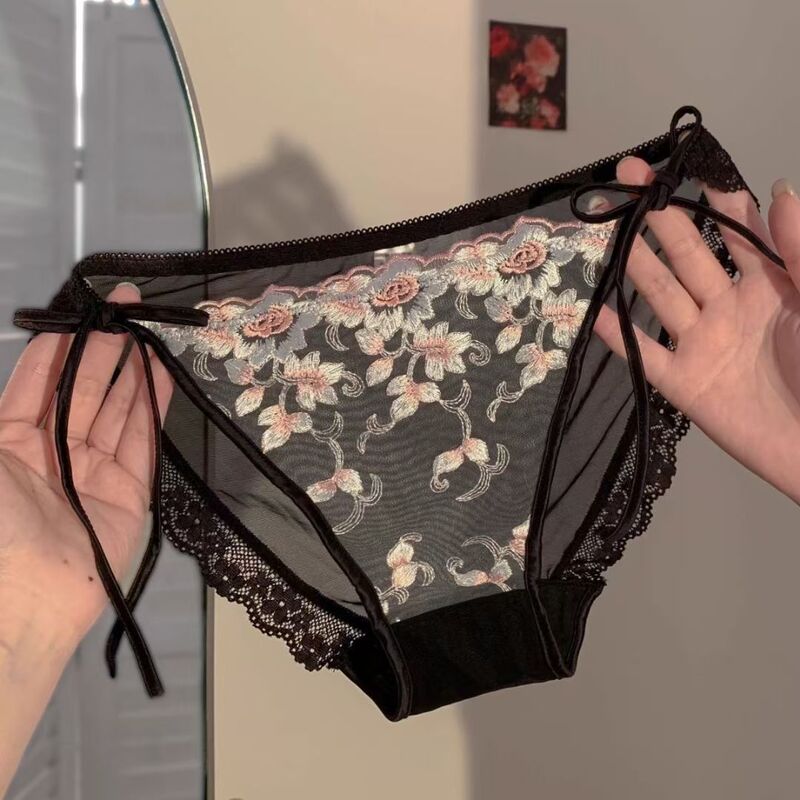 French-Style Embroidery Lace-Up Design, Lace High-Slit Panties for Girls, Romantic and Comfortable, Breathable Triangle Panties with Cotton Crotch French-Style Embroidery Lace-Up Design, Lace High-Slit Panties for Girls, Romantic and Comfortable, Breathable Triangle Panties with Cotton Crotch