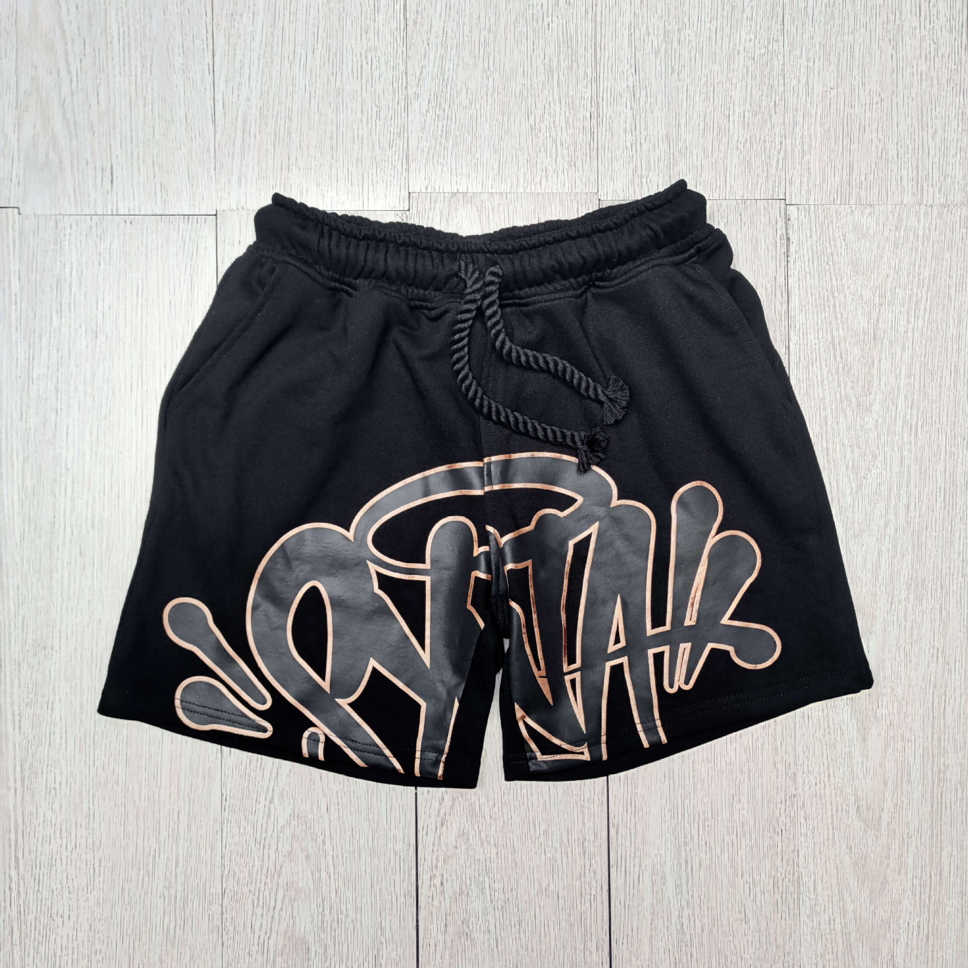 56 pantalones cortos negros (accesorios + bolsos)