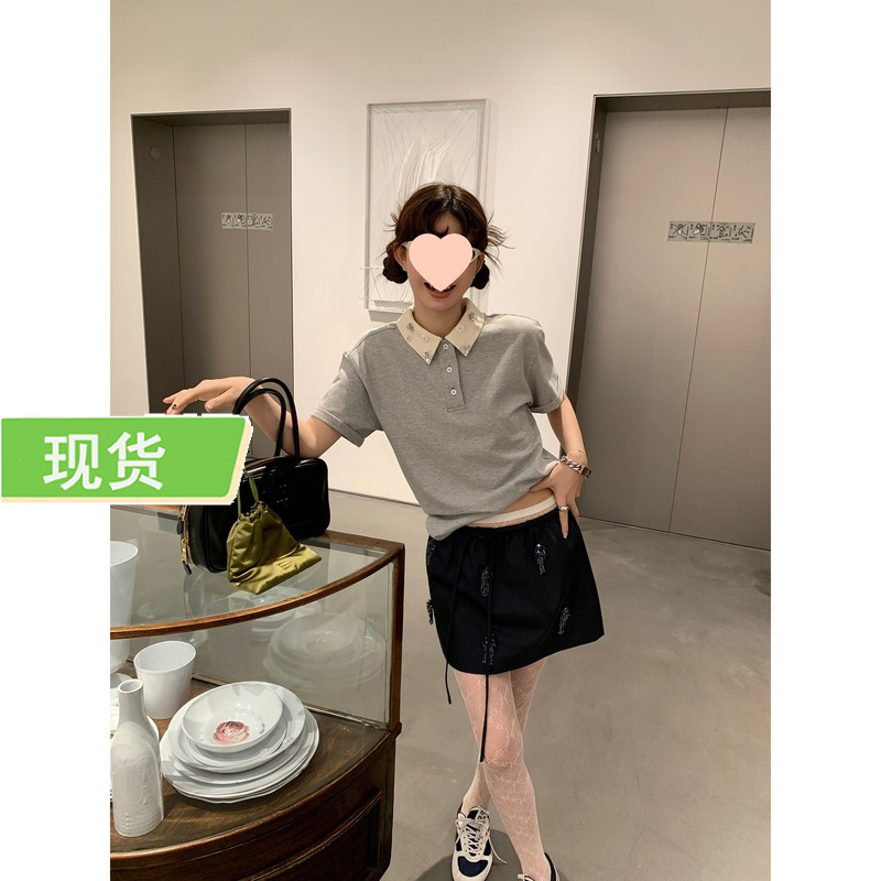 le rouge Zhou meimei Gao zhi college miu department fashionable gray handmade beaded polo collar short sleeve t-shirt le rouge Zhou meimei Gao zhi college miu department fashionable gray handmade beaded polo collar short sleeve t-shirt