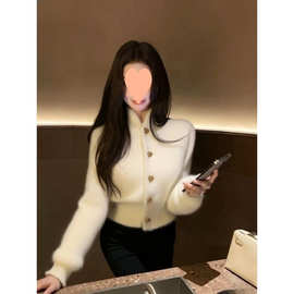 毛衣女款2026新款别致独特超好看掐腰轻熟气质名媛白色针织上衣冬