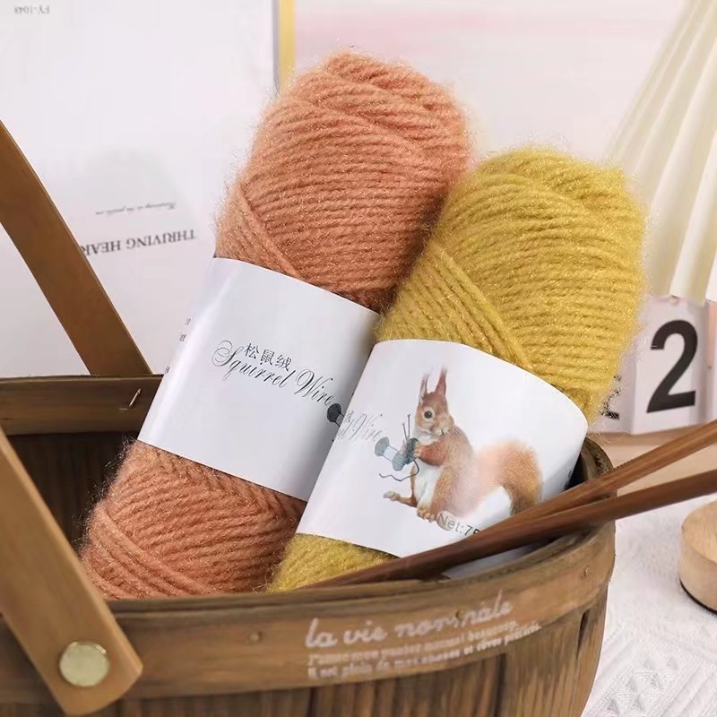 松鼠绒毛线纱长毛亮丝线凤羽绒手工编织帽子围巾外套中粗线钩织