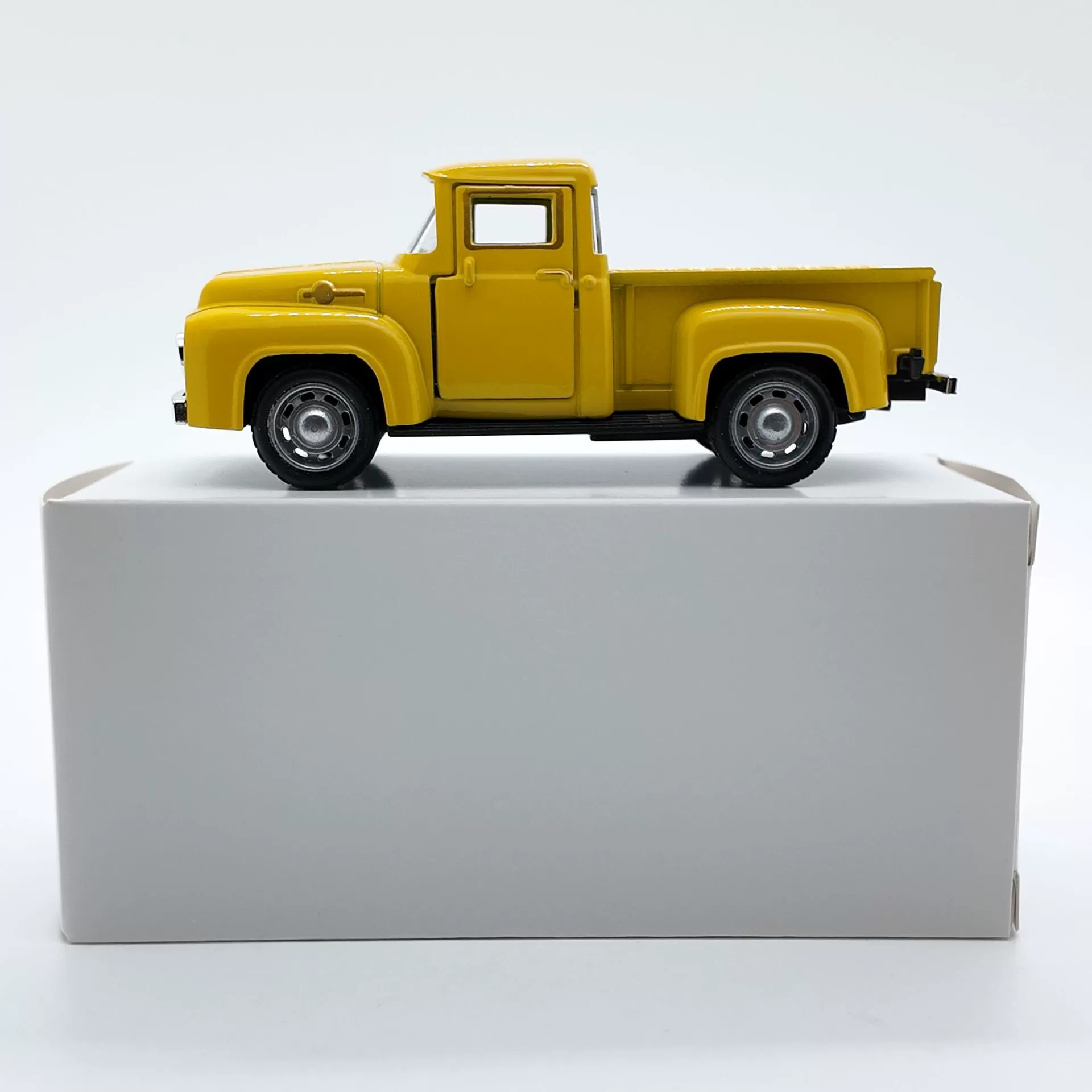 Трансграничный Master Car Pickup Alloy Model Little Red Перейти к той же модели 1:32 Модель Pink Truck