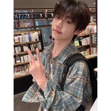 男士格子衬衫男春秋季薄款长袖复古宽松潮流痴帅衬衣秋季情侣外套