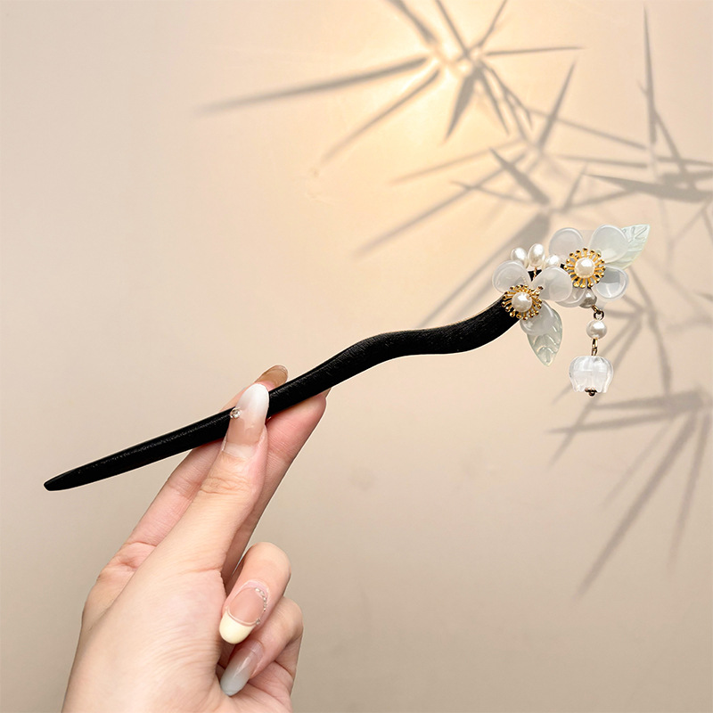 Nueva horquilla china 2025 nuevo estilo estilo antiguo horquilla mujer falda de cara de caballo de alta calidad estilo nacional horquilla de madera paso a paso horquilla tocado