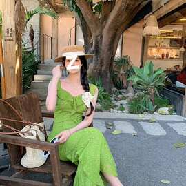 黄一粒 NORA STUDIO绿色收腰碎花连衣裙女夏设计感气质显瘦长裙子
