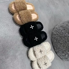 高版本！吴宣仪同款SM毛毛拖黑丝绒十字架厚底外穿一字拖增高拖