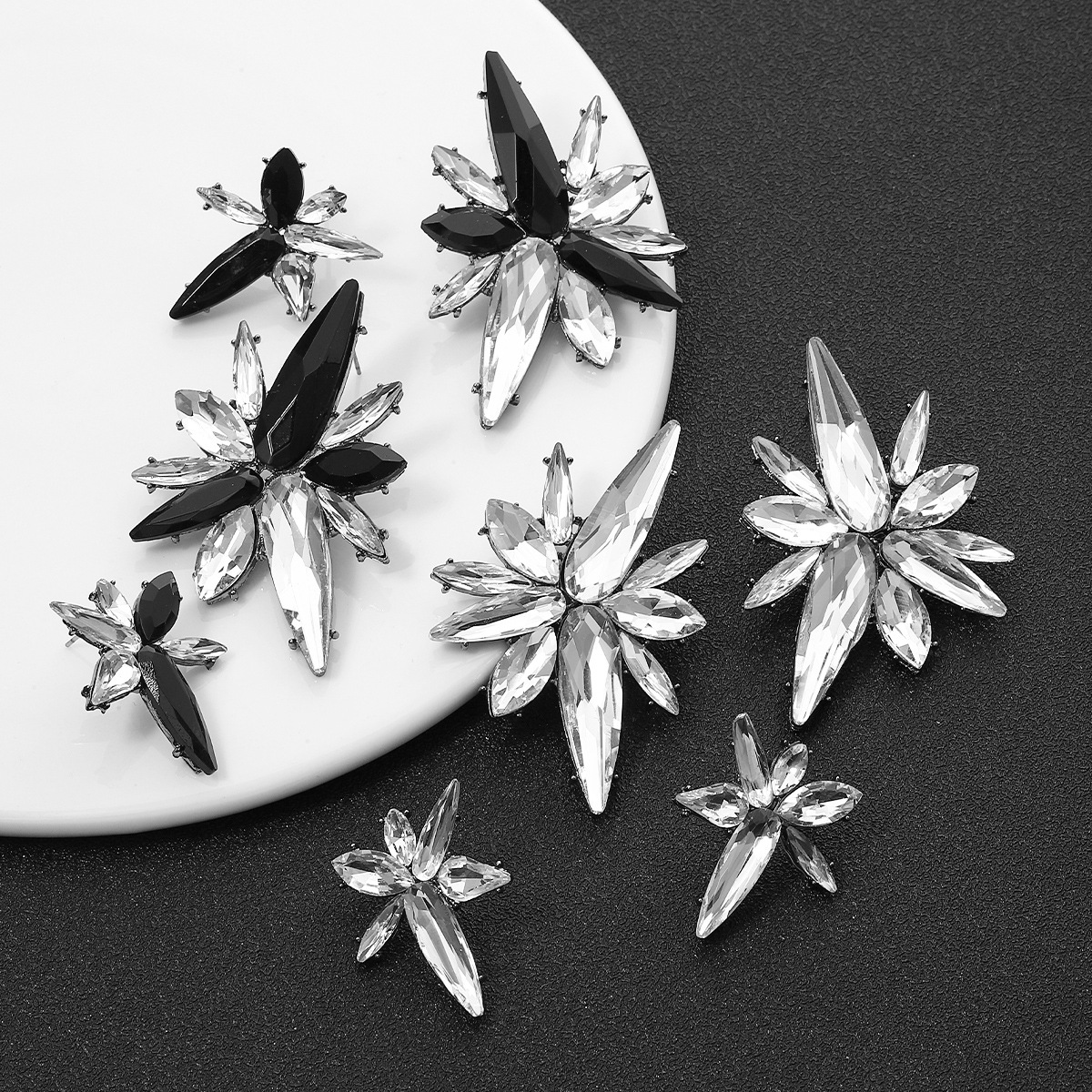 Fashion Irregular Rhinestone Womenu0027S Ear Studs 1 Pair
