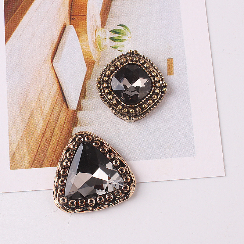 Vintage Old Gold Alloy Diamond Square DIY Material Accessories Headwear Necklace Earrings Accessories Vintage Old Gold Alloy Diamond Square DIY Material Accessories Headwear Necklace Earrings Accessories