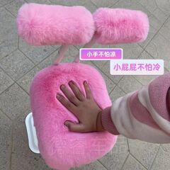 子供A型冬の電気自動車の赤ちゃんシートのぬいぐるみは電気自動車の厚いベルベットの子供の安全シートマットを敷いた