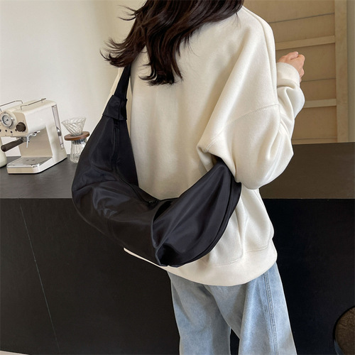2025 Korean Version Versatile Student Instagram Japanese Origin Simple Style Literary Single Strap Solid Color Crossbody Bag Mooncake Bag