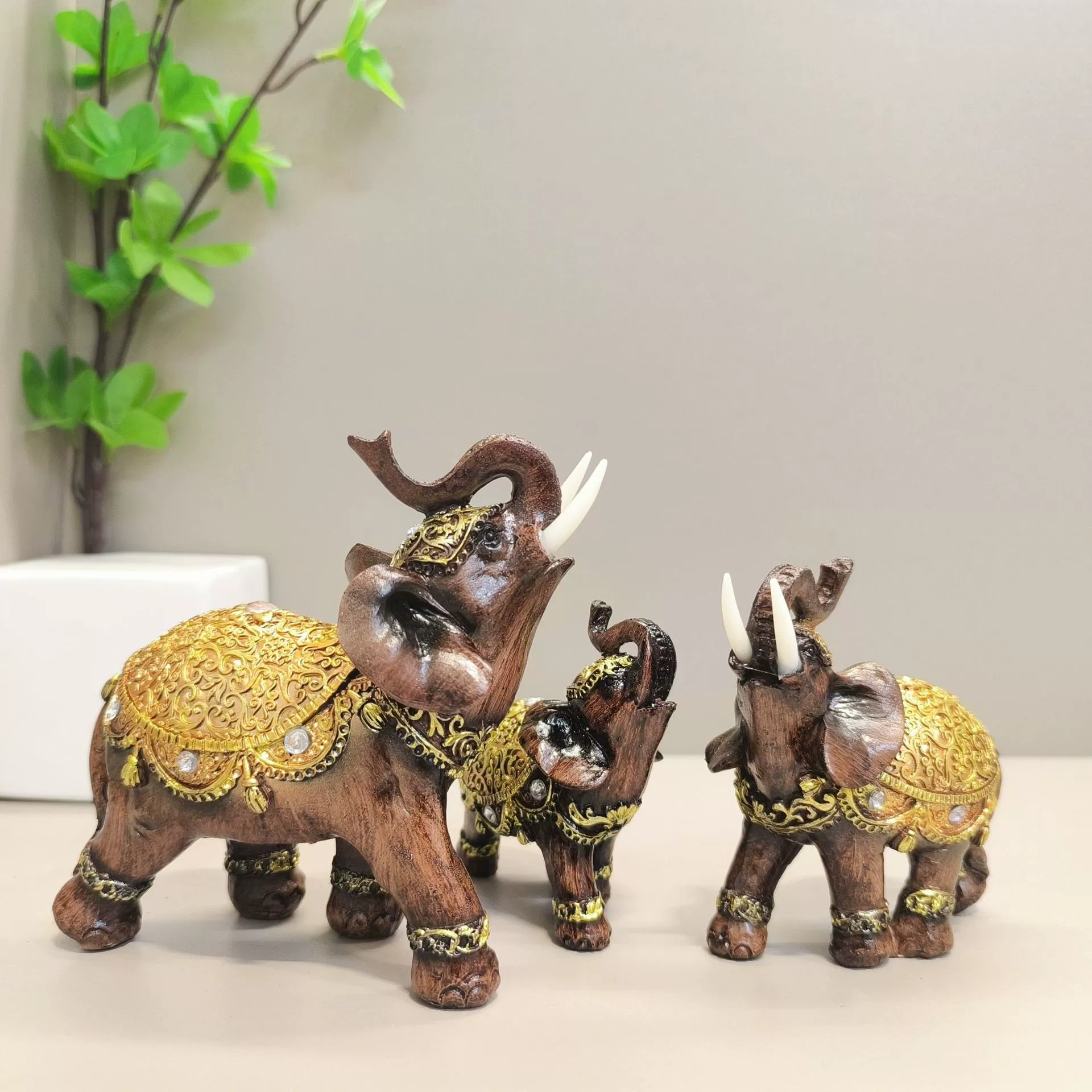 [Горячая распродажа] Слон из Юго-Восточной Азии, поделки из смолы, стеклянные украшения, украшения в виде слона, слон в европейском стиле
