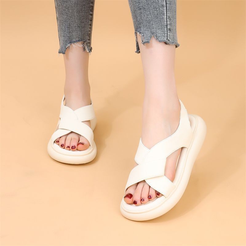 Sandalias de fondo plano para mujeres en verano de 2026 nuevas sandalias de playa antideslizantes con una base suave no cansada