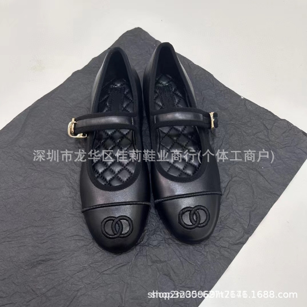High Version 2025 New Style Small Fragrant Mary Jane Shoes Shallow Mouth Flats Shoes for Women with One Strap French Ballet Shoes for Women