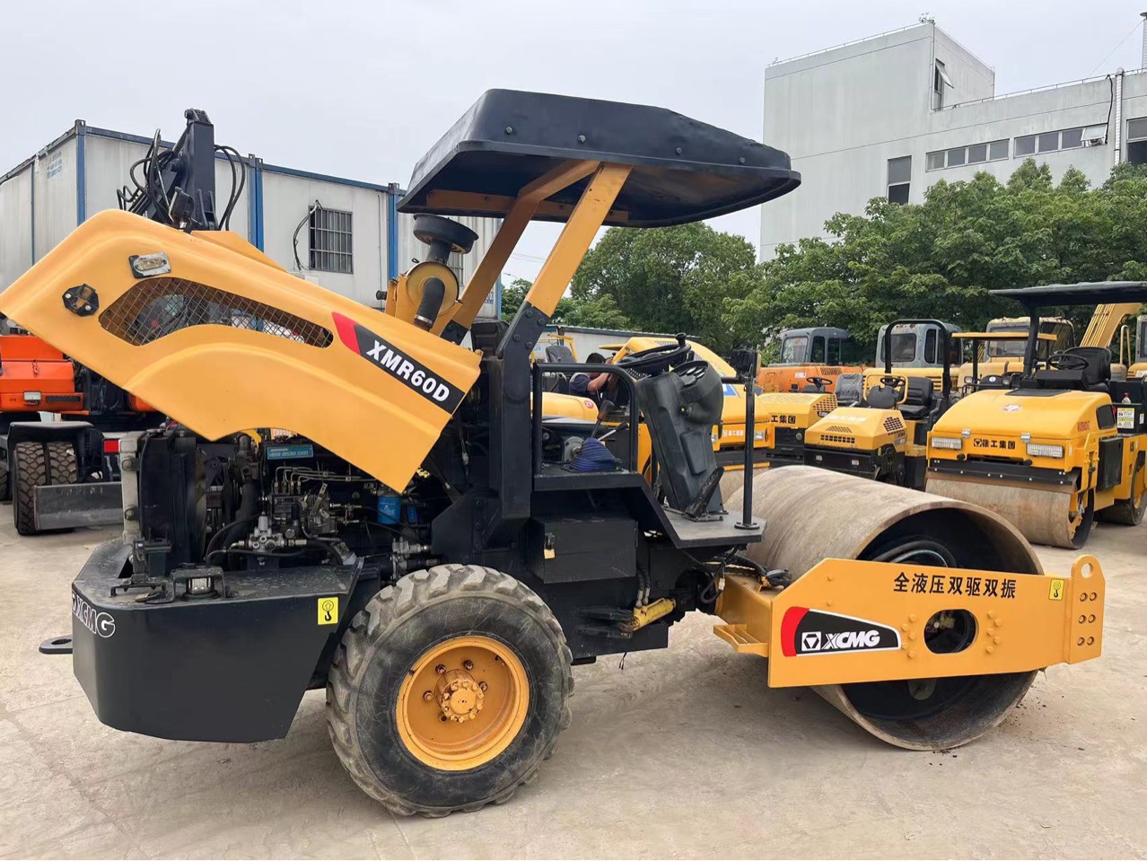 Es 9Chengxin rodillo pequeño de 6 toneladas de trabajo alrededor de 200 horas