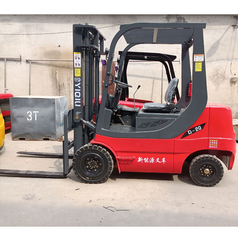 座驾式电动叉车 新能源四轮叉车 1.5吨装卸叉车