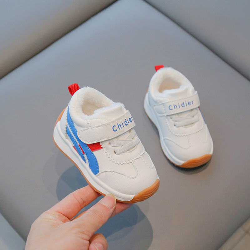 Niños y niñas zapatos forrados de lana de invierno nuevo bebé Niño Zapatos dos superficie de cuero de algodón niños zapatilla de Deporte Zapatos funcionales al por mayor