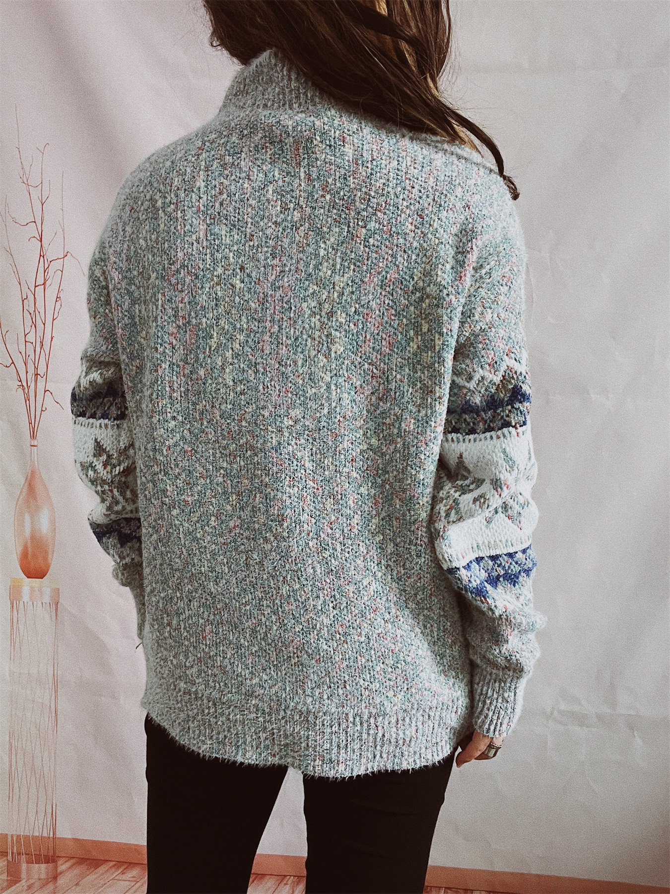 Dámský pletený svetr s dlouhým rukávem a zahuštěným vzorem sněhové vločky a polovičním rolákem_voghion.com