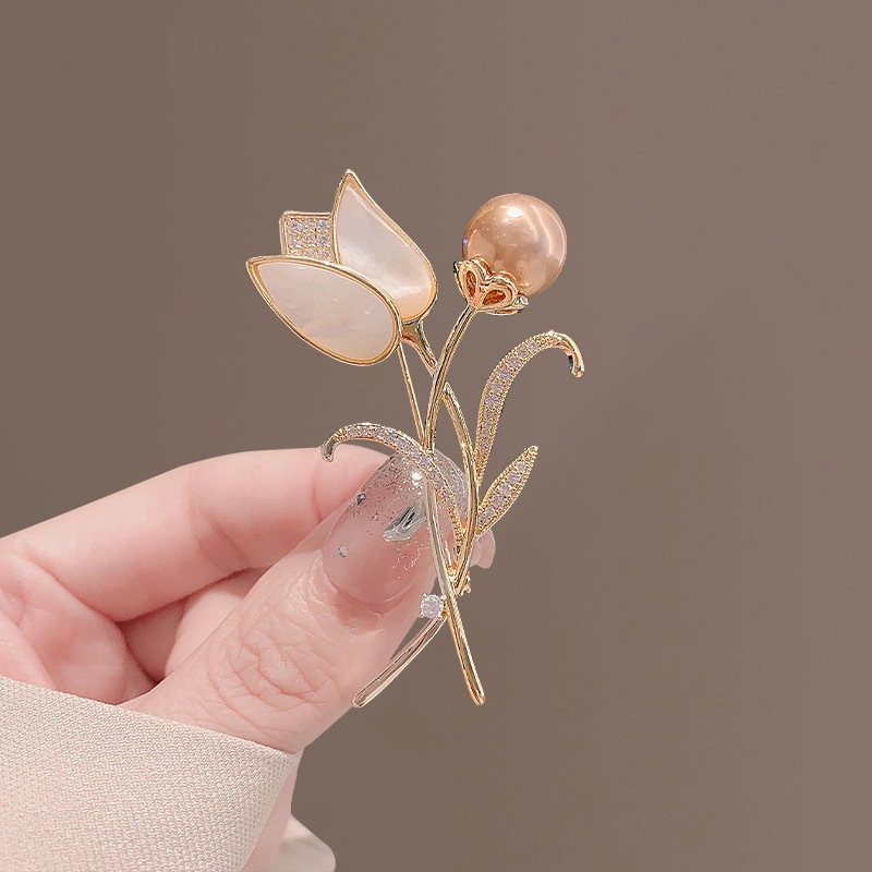 Exquisito tulipán mujeres de alto grado perla cristal ramillete elegante flor chal hebilla pin abrigo traje broche