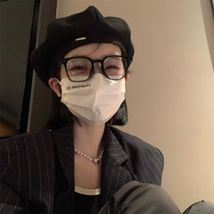 黒いベレー帽の女性は秋冬に日本の大きい頭を囲んでつぼみのレースの帽子のinsネットの赤い顔の小さい八角の画家の帽子を現します。