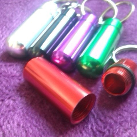 供应小号14MM铝合金小药瓶密封仓挂件