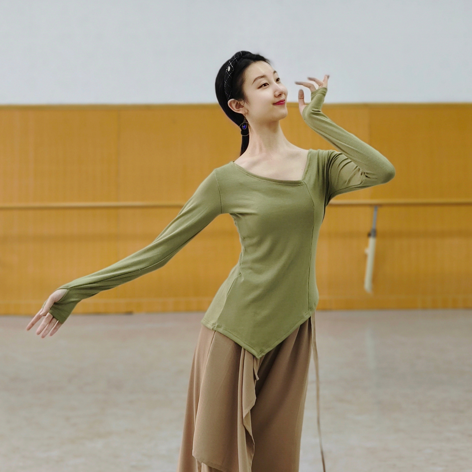 Autumn and Winter Dance Practice Clothes, Modern Dance Costumes, Black Art Exam Body Suits, Women's Classical Dance Tops, Long Sleeves