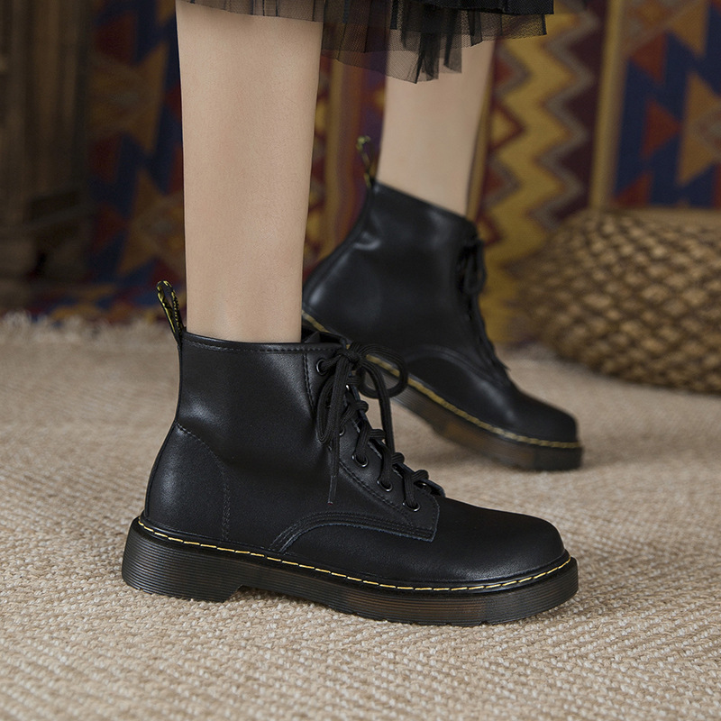 Bottes de moto courtes Martin noires en cuir véritable à lacets à huit et six trous de style britannique pour femmes_voghion.com