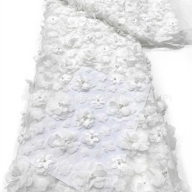 Tejido de malla de flores tridimensionales de estilo francés bordado de perlas blancas, vestido de boda principal, tela