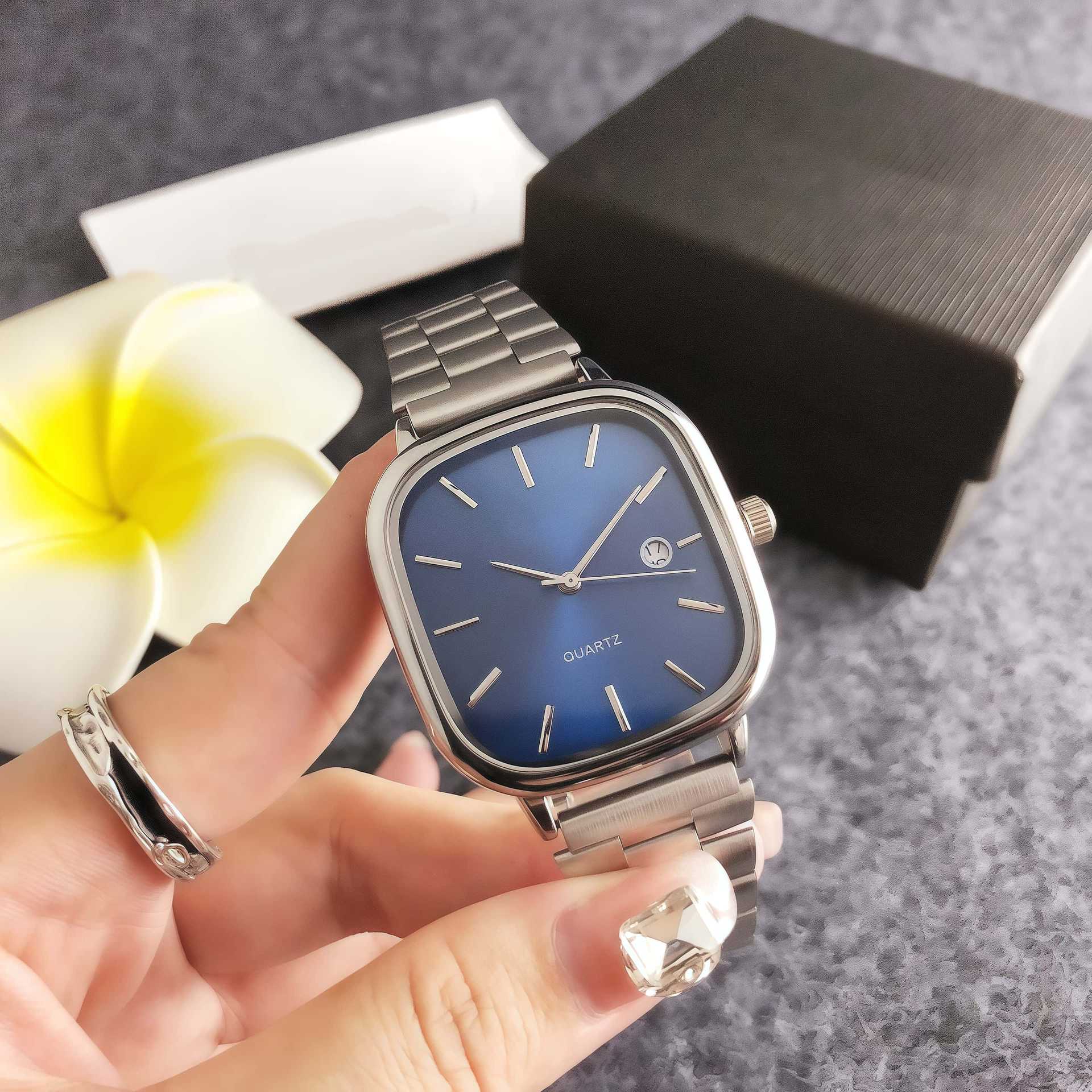 新型女子学生韓国版シンプルファッション腕時計小清新夏女性時計方形文字盤学院風装飾時計