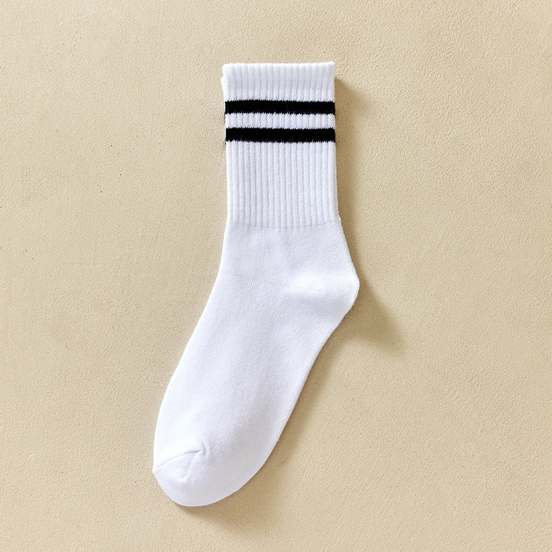 Calcetines de Otoño e Invierno para mujer calcetines de media pantorrilla calcetines de pila de color sólido japonés para mujer Calcetines deportivos con cordón de marea medias en blanco y negro