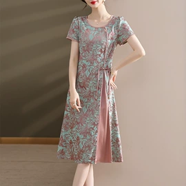 连衣裙;时尚休闲套装;羽绒服