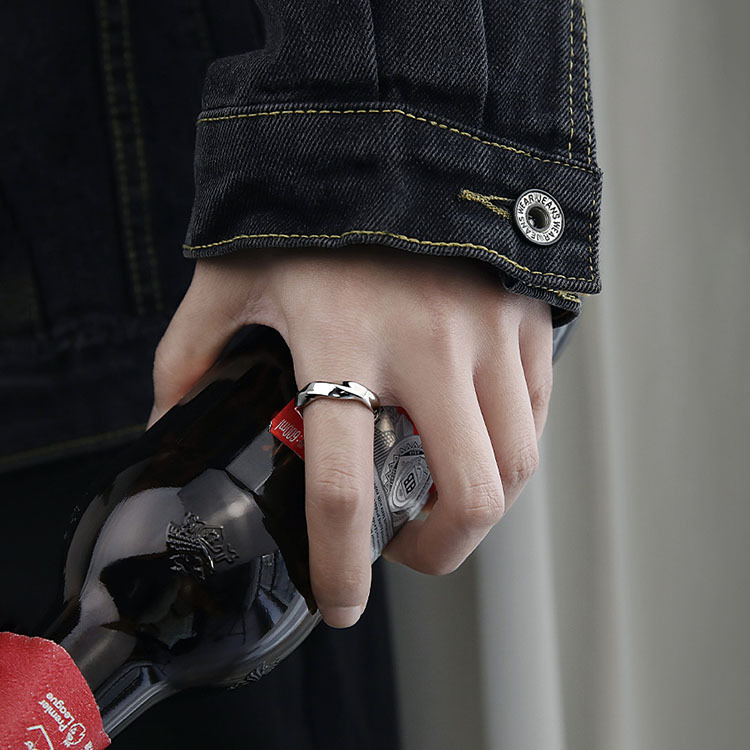 Mobius Strip Women Couples, Unique And High-end Twisted Wave Index Finger Ring For Men_voghion.com