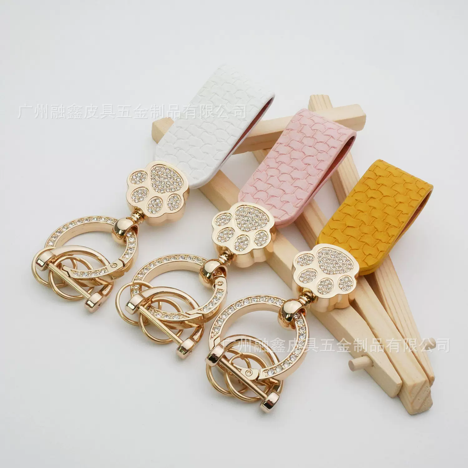 汽车钥匙扣猫爪镶钻可爱ins风女电动车钥匙扣包包小挂饰现货批发