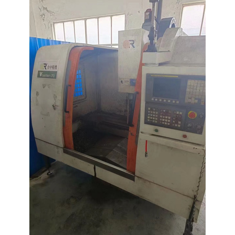 台中精机VICTOR TAICHUNG Vcenter-70数控铣床　工作台800×460mm