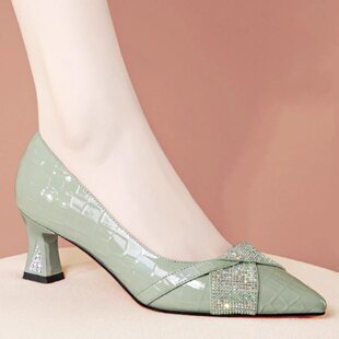 ����������Ƥ����Ůʿ2025���¿����ߜ\�ڼ��������·�ʽ���|��Ь