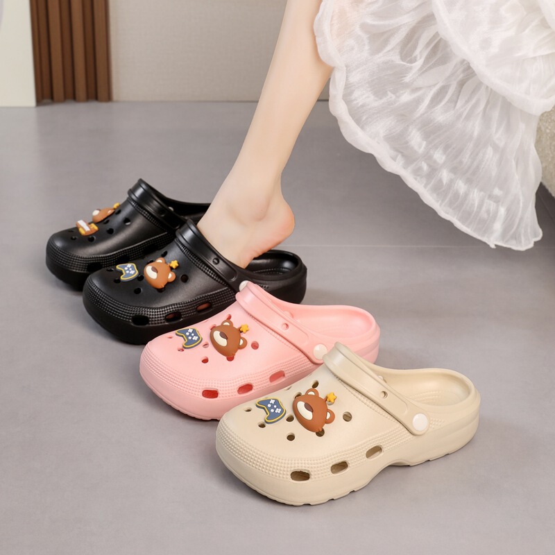 新型のかわいい熊のカップルの穴の靴は糞を踏んで感じます。|undefined